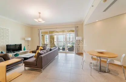 Apartment - 2 Bedrooms - 4 Bathrooms for rent in Al Das - Shoreline Apartments - Palm Jumeirah - Dubai