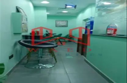 متجر - استوديو للايجار في مبنى الكرامة الذهبي - الكرامة - دبي متجر - استوديو للايجار في مبنى الكرامة الذهبي - الكرامة - دبي