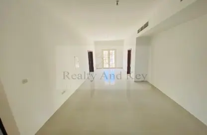 Empty Room image for: Villa - Studio for rent in Shakhbout City - Abu Dhabi, Image 1