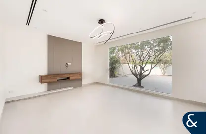 Villa - 4 Bedrooms - 3 Bathrooms for rent in Meadows 9 - Meadows - Dubai