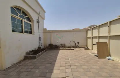 فيلا - 2 غرف نوم - 2 حمامات للايجار في جفير جديد - فلج هزاع - العين