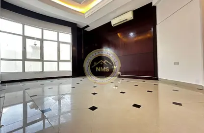 Apartment - 1 Bedroom - 1 Bathroom for rent in Al Mushrif Villas - Al Mushrif - Abu Dhabi