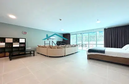 Living / Dining Room image for: Apartment - 1 Bathroom for sale in Beauport Tower - Marina Promenade - Dubai Marina - Dubai, Image 1
