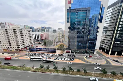 شقة - 2 غرف نوم - 3 حمامات للايجار في شارع حمدان - أبوظبي
