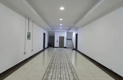 صورة لـ استقبال / بهو شقة - 2 غرف نوم - 3 حمامات للايجار في مركز محمد بن زايد - مدينة محمد بن زايد - أبوظبي ، صورة رقم 1