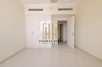 شقة - 3 غرف نوم - 3 حمامات للايجار في بناية مويليح 3 - مويلح - الشارقة شقة - 3 غرف نوم - 3 حمامات للايجار في بناية مويليح 3 - مويلح - الشارقة