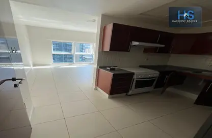 Apartment - Studio - 1 Bathroom for rent in Cascades Tower - Dubai Marina - Dubai