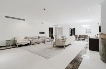 Apartment - 4 Bedrooms - 6 Bathrooms for sale in Rimal 1 - Rimal - Jumeirah Beach Residence - Dubai