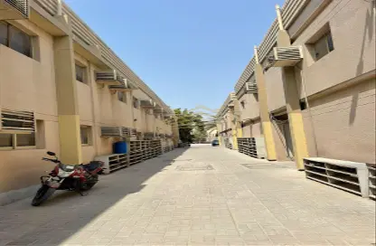 سكن عمال - استوديو - 8 حمامات للايجار في المنطقة الصناعية 15 - المنطقة الصناعية بالشارقة - الشارقة