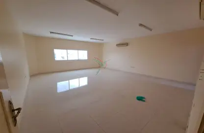 Apartment - 3 Bedrooms - 3 Bathrooms for rent in Al Zaafaran - Al Khabisi - Al Ain
