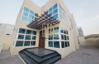 فيلا - 4 غرف نوم - 6 حمامات للايجار في براشي - البادي - الشارقة