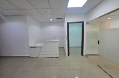 مكتب - استوديو - 1 حمام للايجار في البرج الفضي - الخليج التجاري - دبي