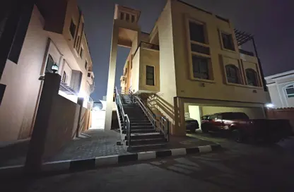 Duplex - 4 Bedrooms - 4 Bathrooms for rent in Shakhbout City - Abu Dhabi