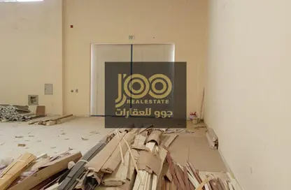 Warehouse - Studio - 4 Bathrooms for rent in Umm Al Thuoob - Umm Al Quwain