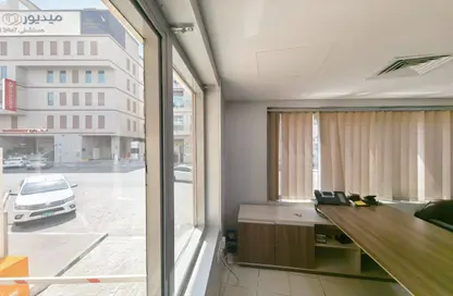 Retail - Studio - 2 Bathrooms for rent in Umm Hurair 1 - Umm Hurair - Dubai
