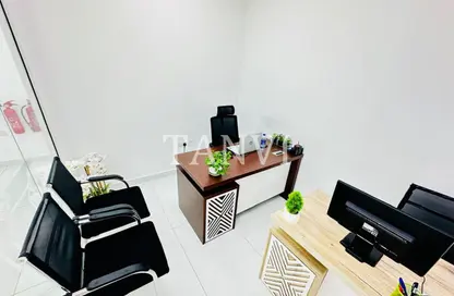 Office Space - Studio - 1 Bathroom for rent in Red Avenue - Al Garhoud - Dubai