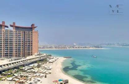 Apartment - 2 Bedrooms - 3 Bathrooms for rent in Al Msalli - Shoreline Apartments - Palm Jumeirah - Dubai