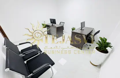 مكتب - استوديو - 1 حمام للايجار في لولو سنتر - منطقة حديقة الكرامة - الكرامة - دبي