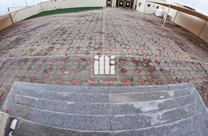 Villa - 5 Bedrooms for rent in Shakhbout City - Abu Dhabi