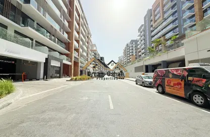 Shop - Studio - 1 Bathroom for rent in AZIZI Riviera - Meydan One - Meydan - Dubai