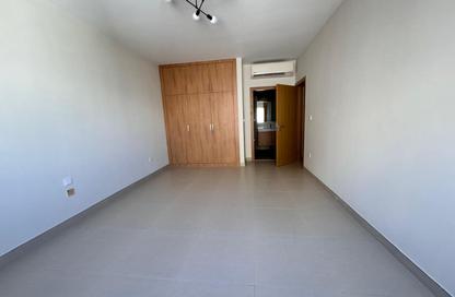 Apartment - 3 Bedrooms - 3 Bathrooms for rent in Riggat Al Buteen - Deira - Dubai