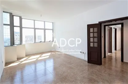 Apartment - 3 Bedrooms - 3 Bathrooms for rent in Al Khalidiya - Abu Dhabi