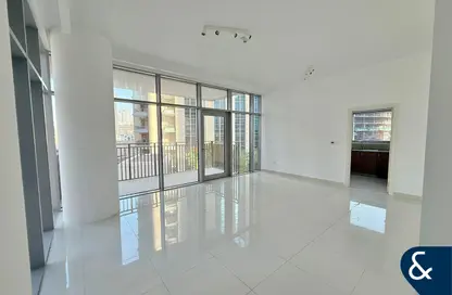 Apartment - 1 Bedroom - 2 Bathrooms for sale in Boulevard Crescent 2 - BLVD Crescent - Downtown Dubai - Dubai