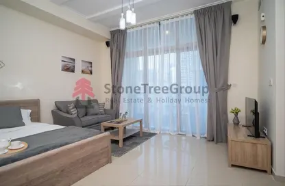 Living Room image for: Apartment - 1 Bathroom for rent in DEC Tower 2 - DEC Towers - Dubai Marina - Dubai, Image 1