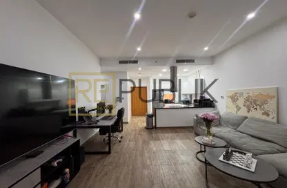 شقة - غرفة نوم - 2 حمامات للايجار في البرزة - البندر - شاطئ الراحة - أبوظبي شقة - غرفة نوم - 2 حمامات للايجار في البرزة - البندر - شاطئ الراحة - أبوظبي