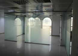 صورةغرفة فارغة لـ: مكتب - 1 حمام للكراء في الشارع الثاني - شارع المطار - أبوظبي, صورة 1