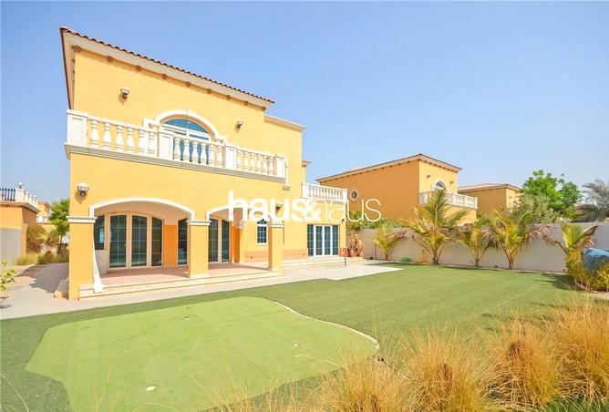 Villa - 5 Bedrooms - 6 Bathrooms for sale in Legacy - Jumeirah Park - Dubai