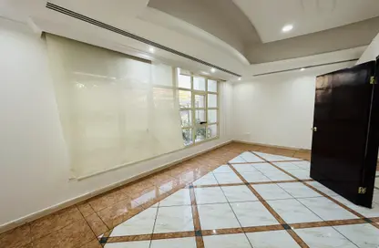 Empty Room image for: Villa - 1 Bedroom - 1 Bathroom for rent in Al Nahyan Villa Compound - Al Nahyan Camp - Abu Dhabi, Image 1
