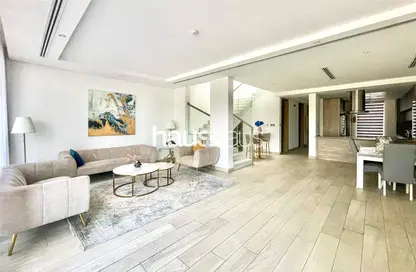 Villa - 4 Bedrooms - 5 Bathrooms for rent in Royal Park - Jumeirah Park - Dubai
