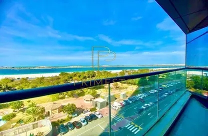 Apartment - 3 Bedrooms - 4 Bathrooms for rent in Wave tower - Corniche Road - Abu Dhabi