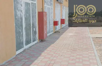 عمارة بالكامل - استوديو - 2 حمامات للبيع في ضاحية السلامة - أم القيوين