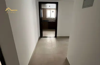 شقة - 2 غرف نوم - 2 حمامات للايجار في مجمع مويلح - تجارية مويلح - الشارقة