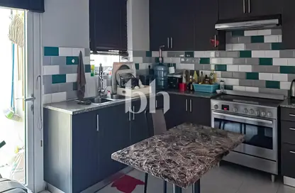 شقة - 2 غرف نوم - 2 حمامات للبيع في شقق حديقة الزاهية - الزاهية - تجارية مويلح - الشارقة