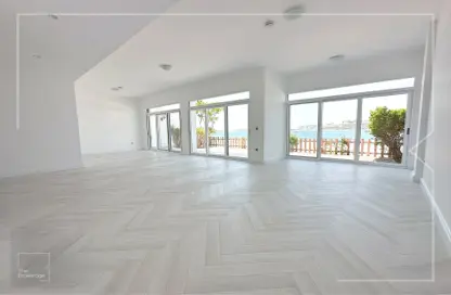 Villa - 5 Bedrooms - 5 Bathrooms for rent in Palma Residences - Palm Jumeirah - Dubai