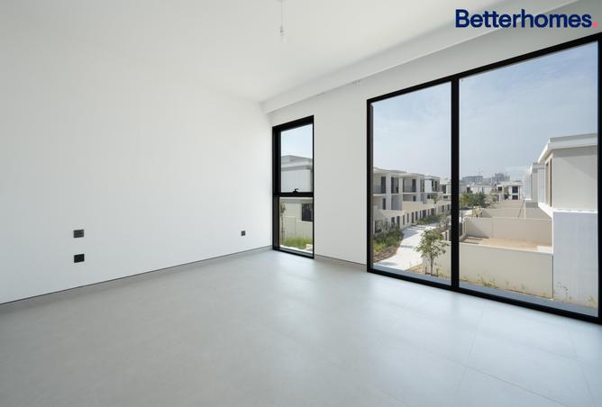 12077701 - Property Image 3
