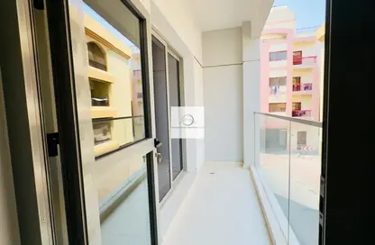 شقة - 2 غرف نوم - 3 حمامات للايجار في الحمرية - بر دبي - دبي