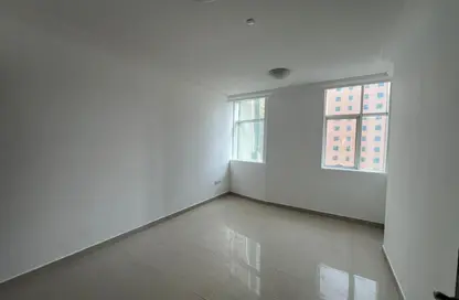 شقة - غرفة نوم - 2 حمامات للايجار في شارع التعاون - التعاون - الشارقة