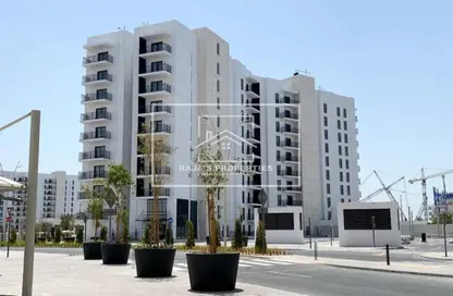 Apartment - 3 Bedrooms - 4 Bathrooms for rent in Waters Edge - Yas Island - Abu Dhabi