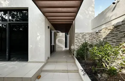 Villa - 4 Bedrooms - 5 Bathrooms for sale in West Yas - Yas Island - Abu Dhabi