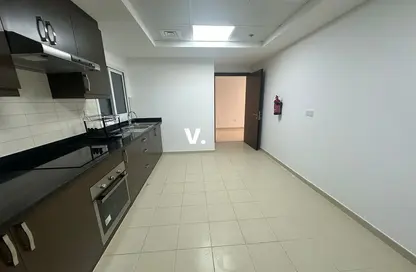 شقة - غرفة نوم - 2 حمامات للايجار في برج دوجا - شارع الشيخ زايد - دبي