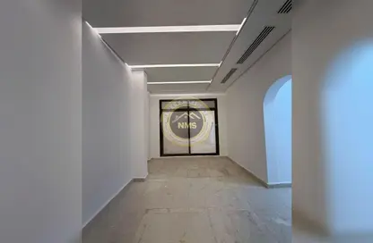 شقة - 2 غرف نوم - 3 حمامات للايجار في روضة أبو ظبي - أبوظبي شقة - 2 غرف نوم - 3 حمامات للايجار في روضة أبو ظبي - أبوظبي