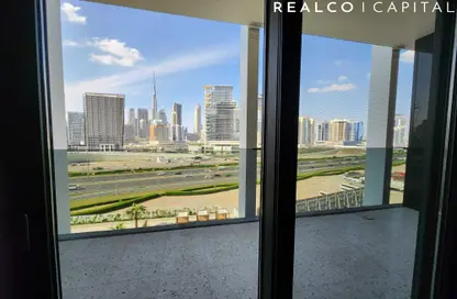 شقة - استوديو - 1 حمام للايجار في رأسًا على عقب - الخليج التجاري - دبي