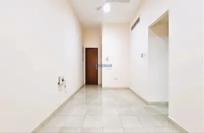 شقة - غرفة نوم - 2 حمامات للايجار في الرفاعة - بر دبي - دبي