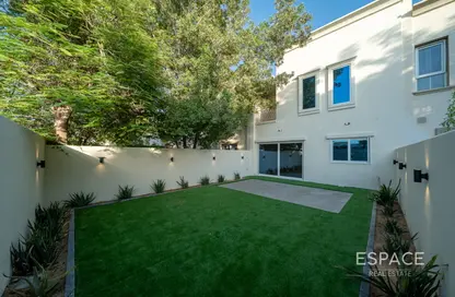 Villa - 2 Bedrooms - 3 Bathrooms for rent in Springs 11 - The Springs - Dubai