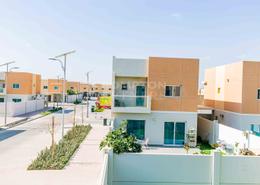 Townhouse - 3 bedrooms - 4 bathrooms for rent in Manazel Al Reef 2 - Al Samha - Abu Dhabi