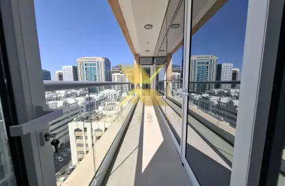 شقة - 3 غرف نوم - 4 حمامات للايجار في يونايتد سكوير - الخالدية - أبوظبي